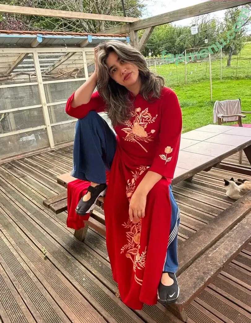 Elise Asmr nude photo #0099 (Elise Tran / Elise's Garden / iamelisetran)