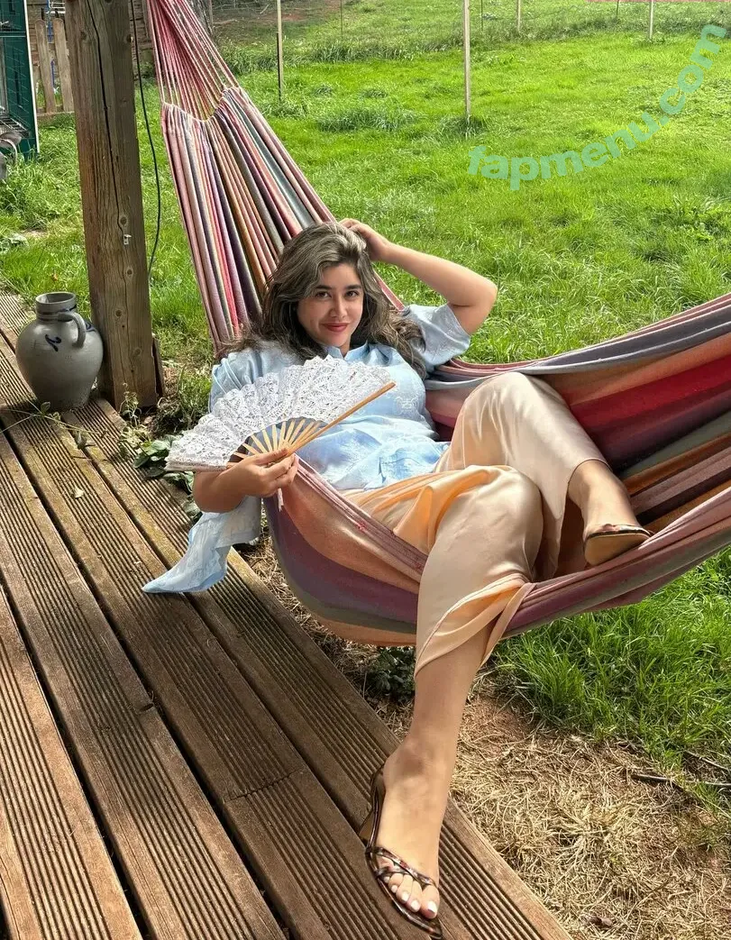 Elise Asmr nude photo #0102 (Elise Tran / Elise's Garden / iamelisetran)