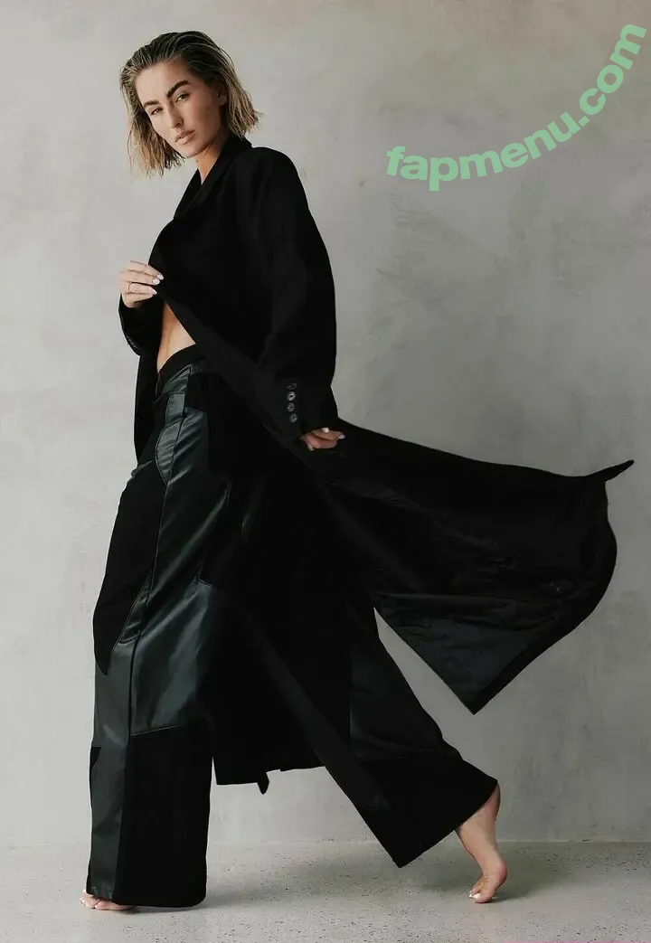 Elise Gosdschan nude photo #0018 (elisegosdschan / u404796020)