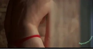 Elisha Cuthbert / Girl Next Door / elishaphaneuf nude photo #0350