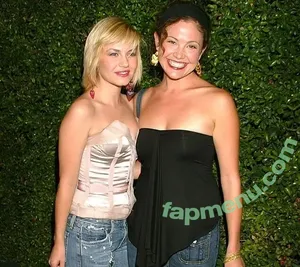 Elisha Cuthbert / Girl Next Door / elishaphaneuf nude photo #0387