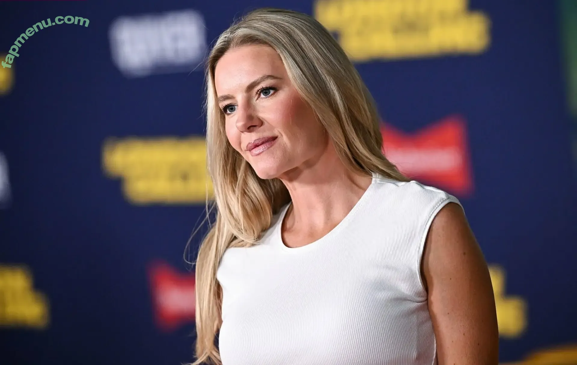 Elisha Cuthbert nude photo #0412 (Girl Next Door / elishaphaneuf)