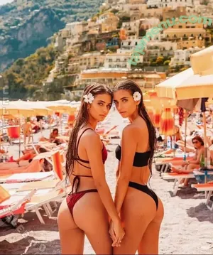 Elisha Herbert / elisha__h / elishaherbert2 / herberttwins nude photo #0102