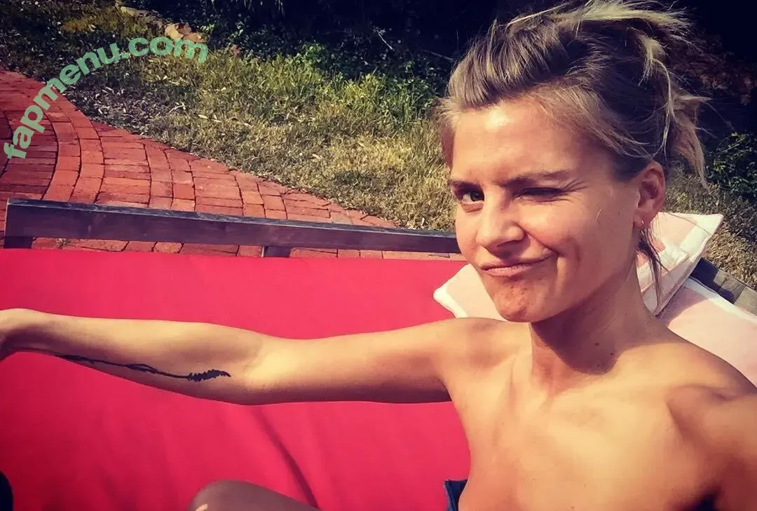 Eliza Coupe nude photo #0110 (elizacoupe)