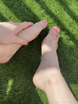 Eliza Eves / eliza_eves / elizaevesxxx / peachesandpot nude photo #0032