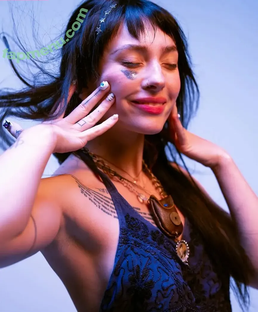 Eliza Grace nude photo #0134 (ElIZAGRACEMUSIC / elizaxograce)