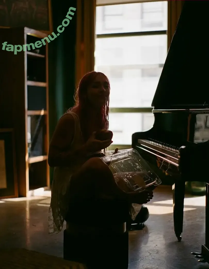 Eliza Grace nude photo #0198 (ElIZAGRACEMUSIC / elizaxograce)