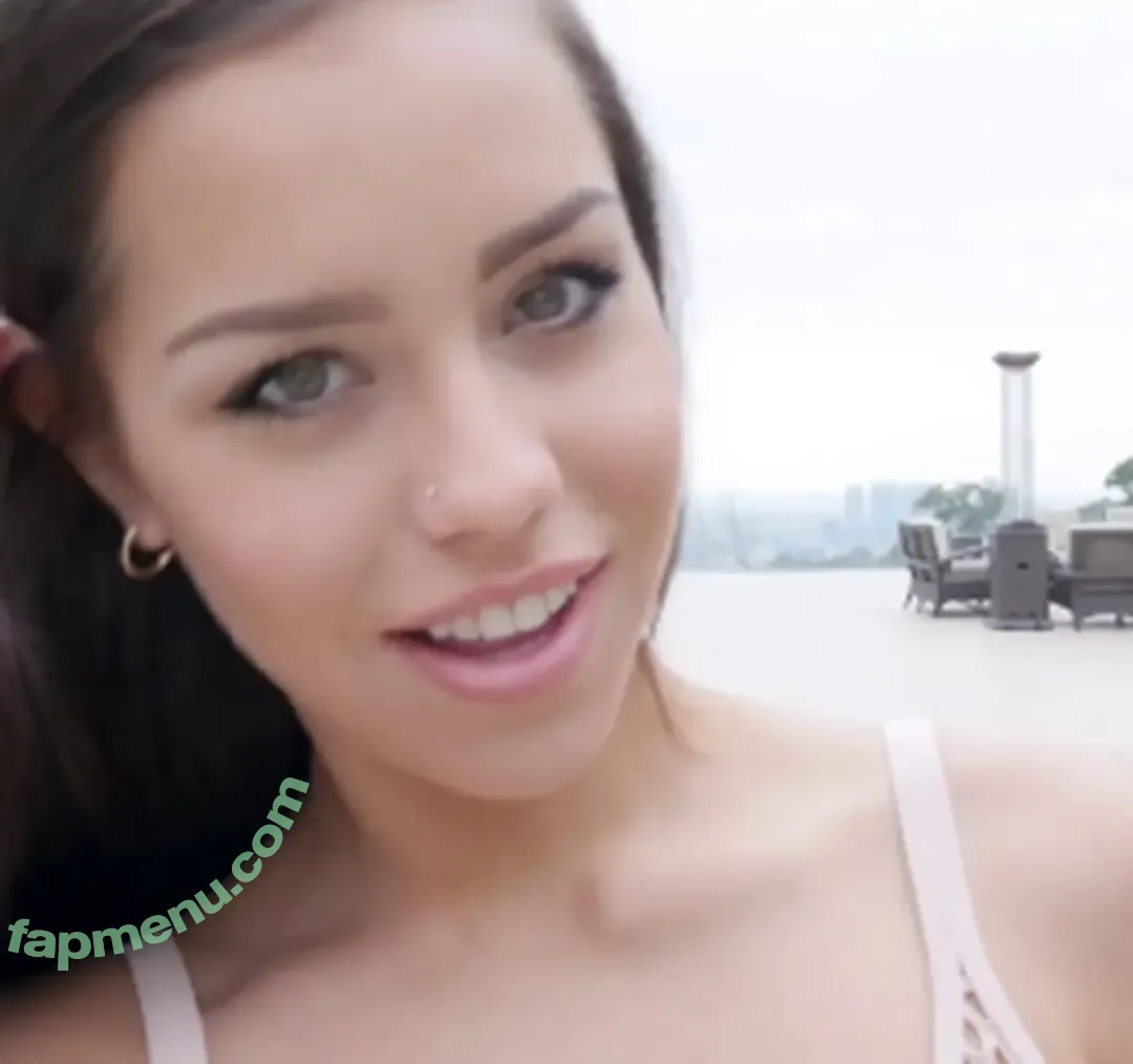 Eliza Ibarra nude photo #0004 (elizaibarra / itselizaibarra)