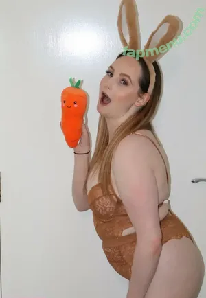 eliza_smoke420 / eliza__smoke nude photo #0014
