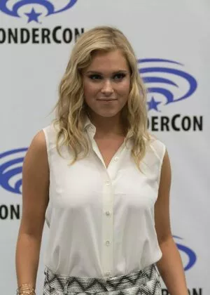 Eliza Taylor / elizajaneface nude photo #0062