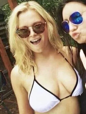 Eliza Taylor / elizajaneface nude photo #0073