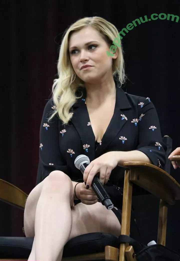 Eliza Taylor nude photo #0091 (elizajaneface)