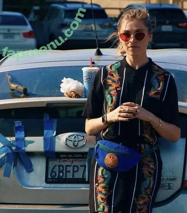 Eliza Taylor nude photo #0219 (elizajaneface)