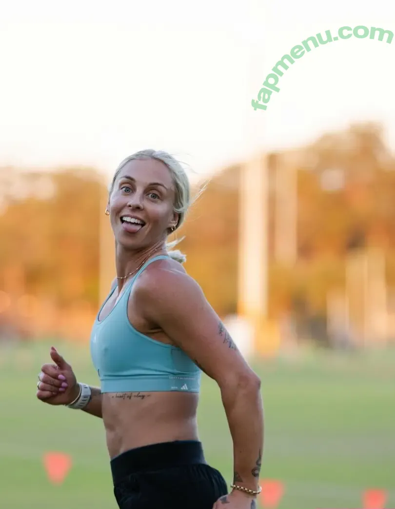 Elizabeth Clay nude photo #0076 (Liz Clay / lizclay_)