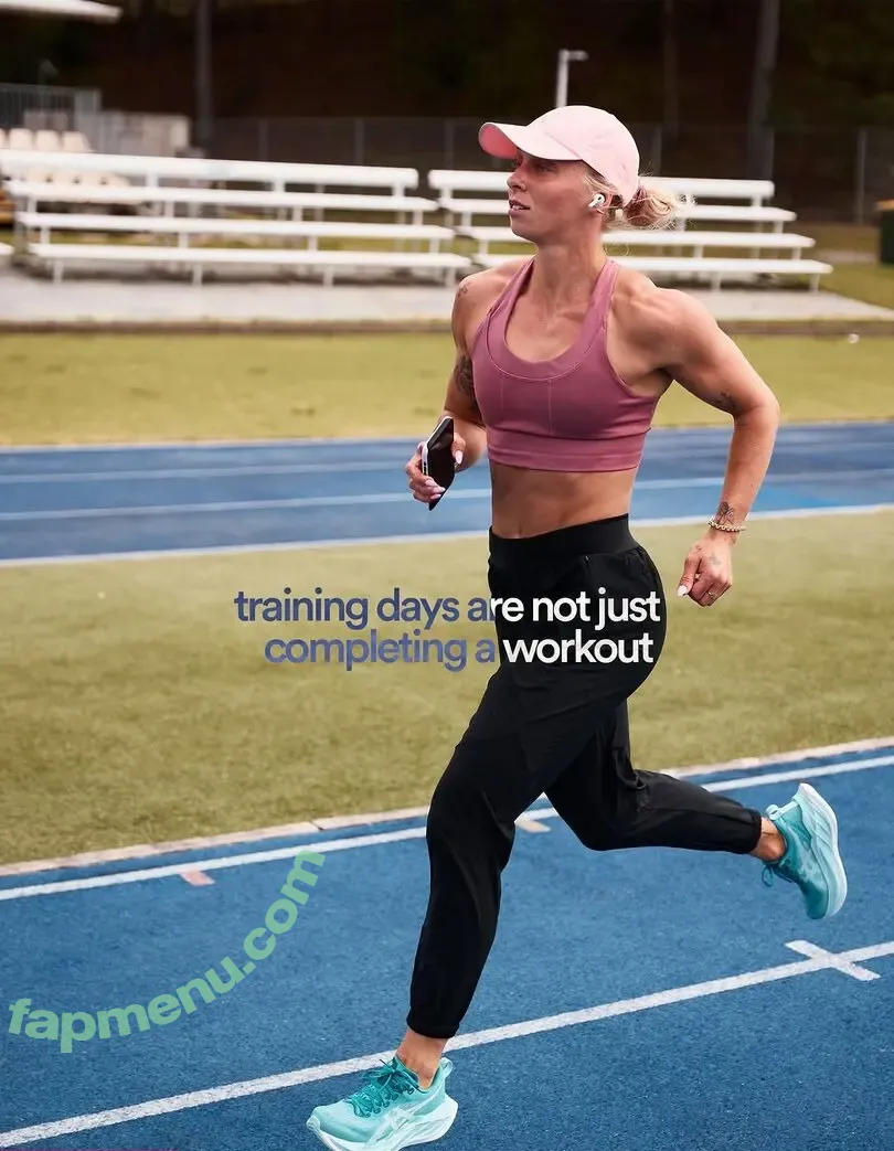 Elizabeth Clay nude photo #0080 (Liz Clay / lizclay_)