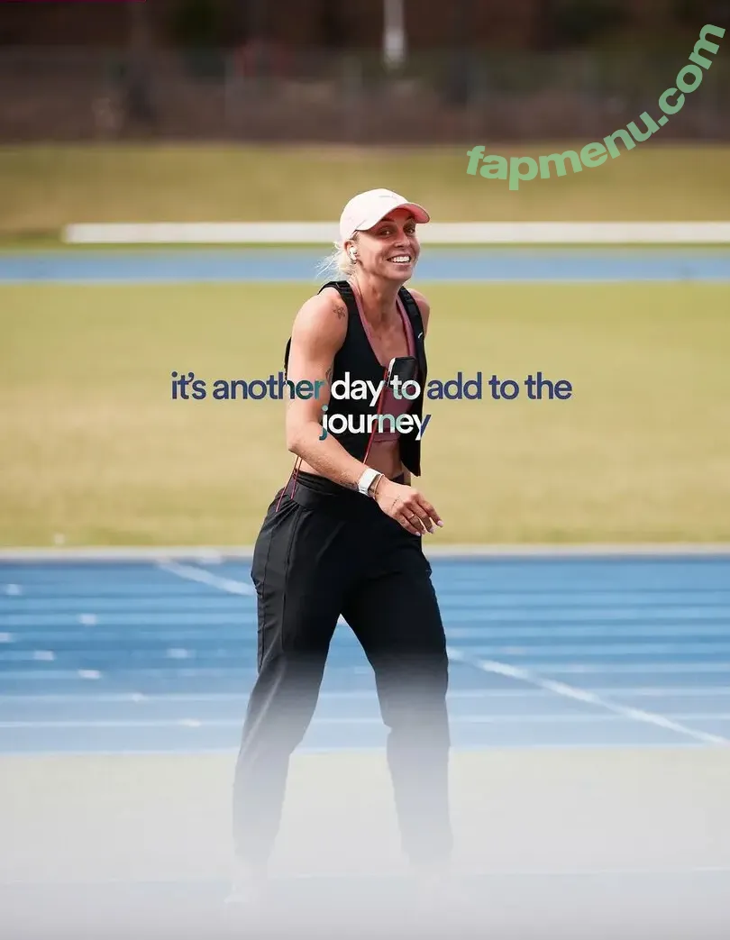 Elizabeth Clay nude photo #0094 (Liz Clay / lizclay_)