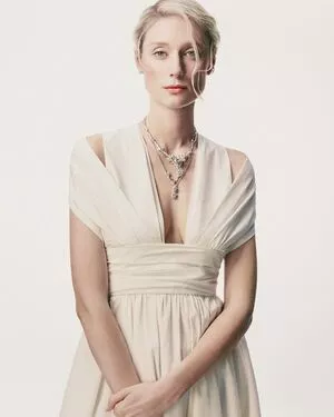 Elizabeth Debicki / elizabethdebickinators nude photo #0140