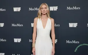 Elizabeth Debicki / elizabethdebickinators nude photo #0401