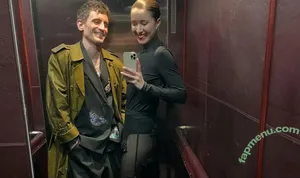 Elizabeth Dulau / elizabethdulau nude photo #0032