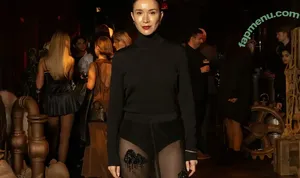 Elizabeth Dulau / elizabethdulau nude photo #0038