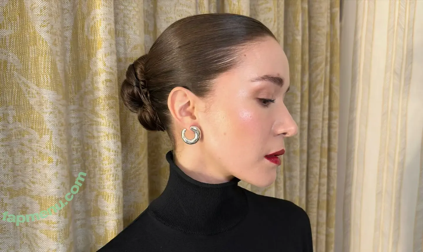 Elizabeth Dulau nude photo #0034 (elizabethdulau)