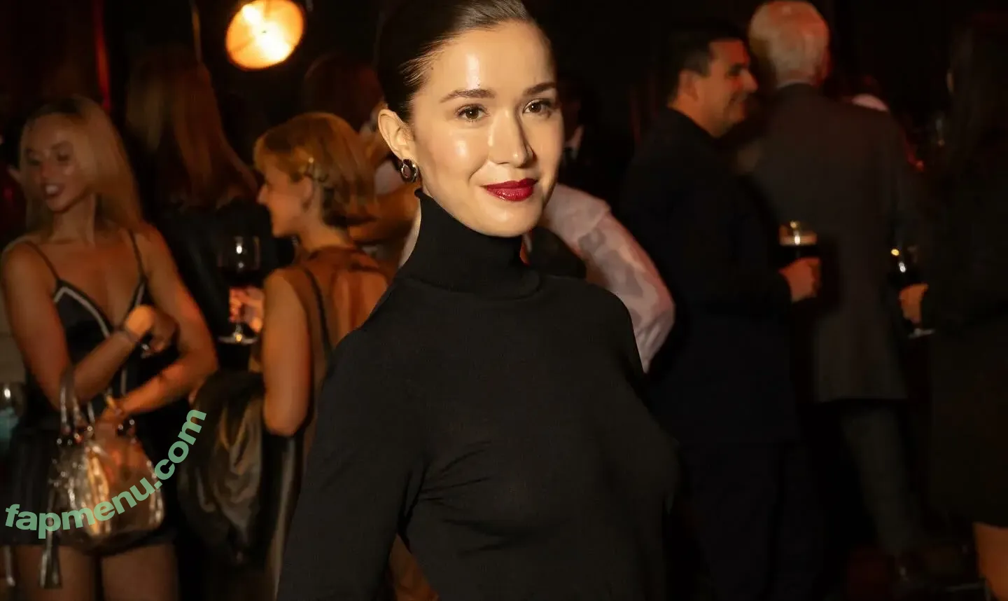 Elizabeth Dulau nude photo #0035 (elizabethdulau)