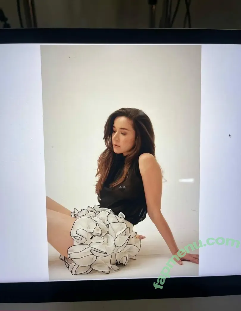 Elizabeth Dulau nude photo #0071 (elizabethdulau)