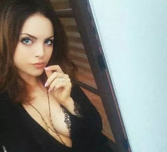 Elizabeth Gillies / ElizabethGilliesOfficial / LizGillies / lizgillz nude photo #0014