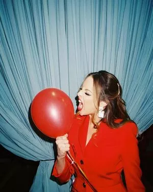 Elizabeth Gillies / ElizabethGilliesOfficial / LizGillies / lizgillz nude photo #0061