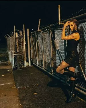 Elizabeth Gillies / ElizabethGilliesOfficial / LizGillies / lizgillz nude photo #0062