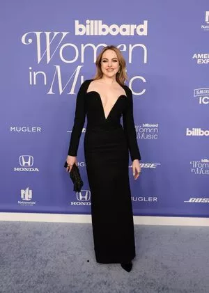 Elizabeth Gillies / ElizabethGilliesOfficial / LizGillies / lizgillz nude photo #0122