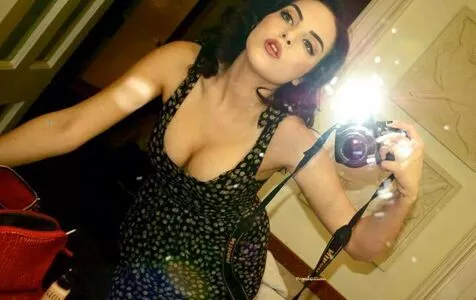 Elizabeth Gillies / ElizabethGilliesOfficial / LizGillies / lizgillz nude photo #0139
