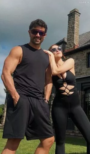 Elizabeth Gillies / ElizabethGilliesOfficial / LizGillies / lizgillz nude photo #0189