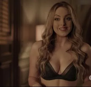 Elizabeth Gillies / ElizabethGilliesOfficial / LizGillies / lizgillz nude photo #0207