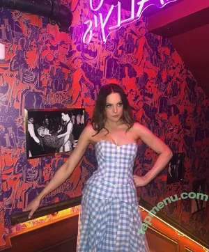 Elizabeth Gillies / lizgillz nude photo #0604