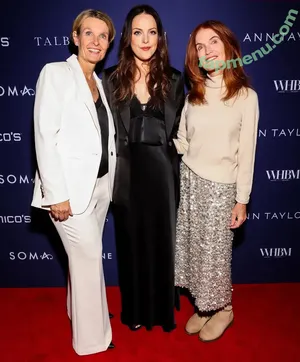 Elizabeth Gillies / lizgillz nude photo #0662