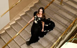 Elizabeth Gillies / lizgillz nude photo #0669