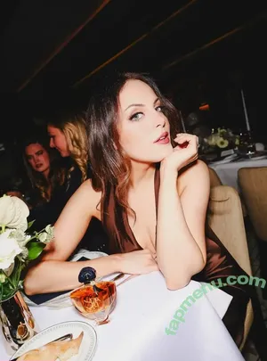 Elizabeth Gillies / lizgillz nude photo #0673