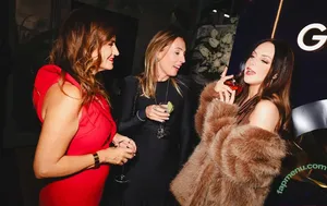 Elizabeth Gillies / lizgillz nude photo #0677