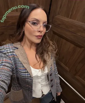 Elizabeth Gillies / lizgillz nude photo #0690