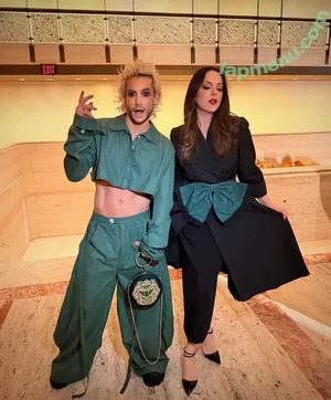 Elizabeth Gillies / lizgillz nude photo #0692