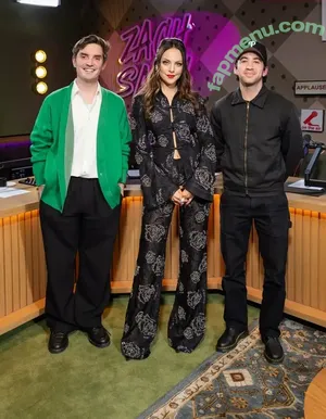 Elizabeth Gillies / ElizabethGilliesOfficial / LizGillies / lizgillz nude photo #0717