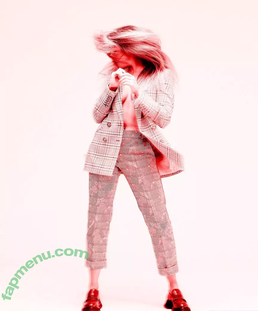 Elizabeth Gillies nude photo #0010 (ElizabethGilliesOfficial / LizGillies / lizgillz)