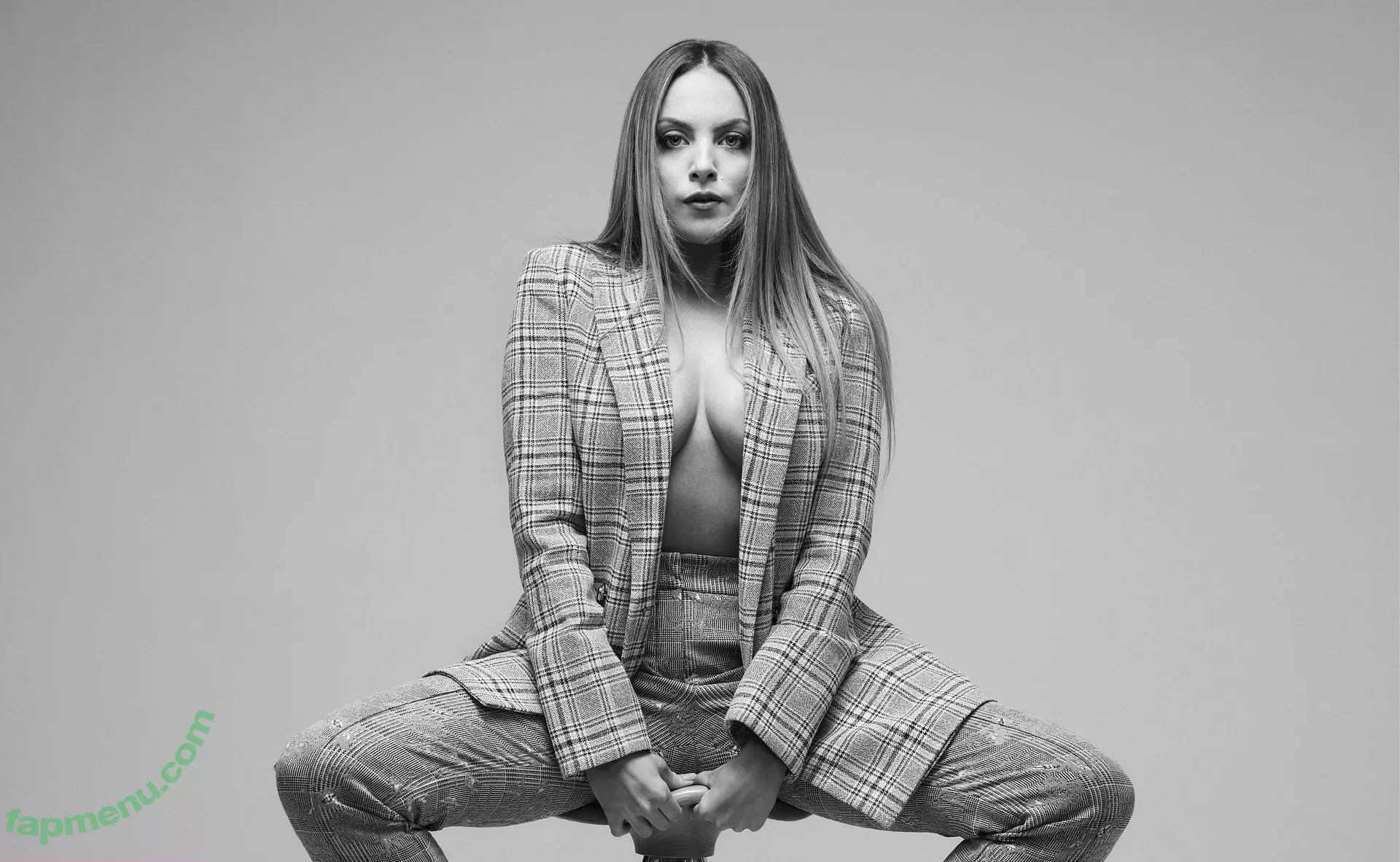 Elizabeth Gillies nude photo #0011 (ElizabethGilliesOfficial / LizGillies / lizgillz)