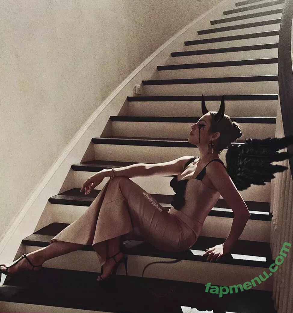 Elizabeth Gillies nude photo #0029 (ElizabethGilliesOfficial / LizGillies / lizgillz)