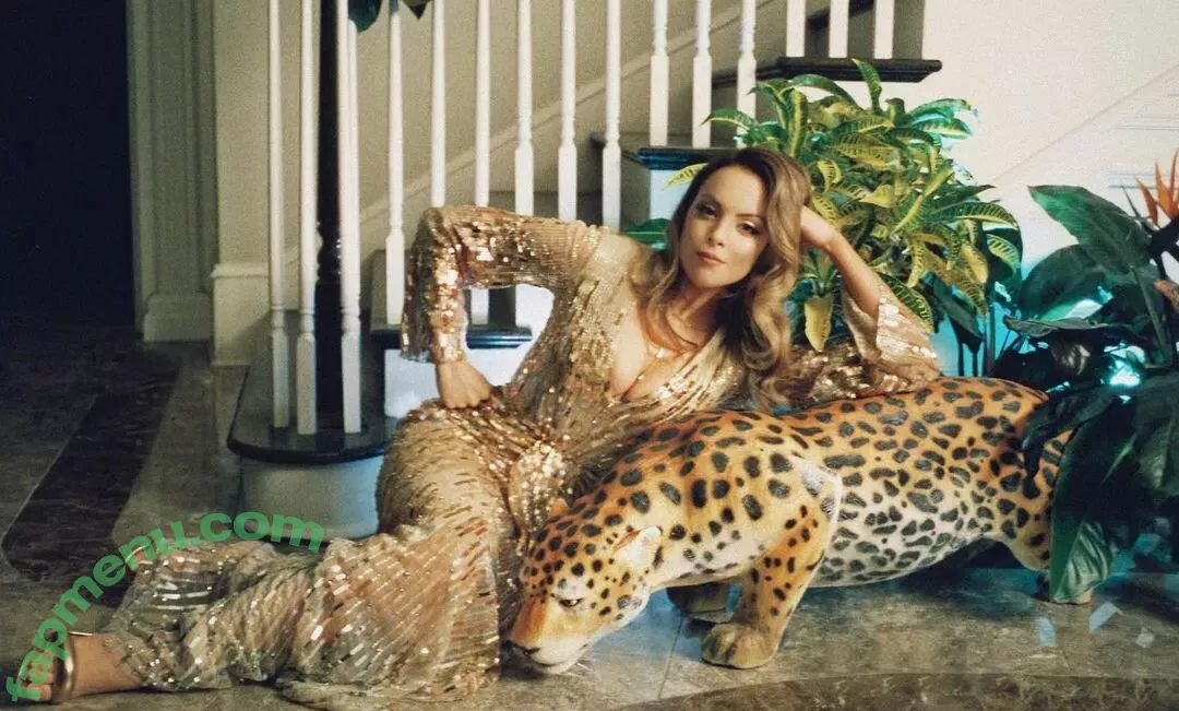 Elizabeth Gillies nude photo #0052 (ElizabethGilliesOfficial / LizGillies / lizgillz)