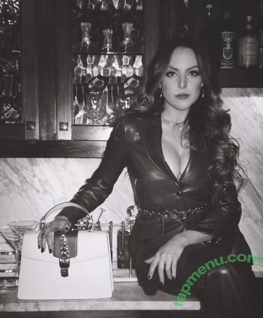 Elizabeth Gillies nude photo #0066 (ElizabethGilliesOfficial / LizGillies / lizgillz)