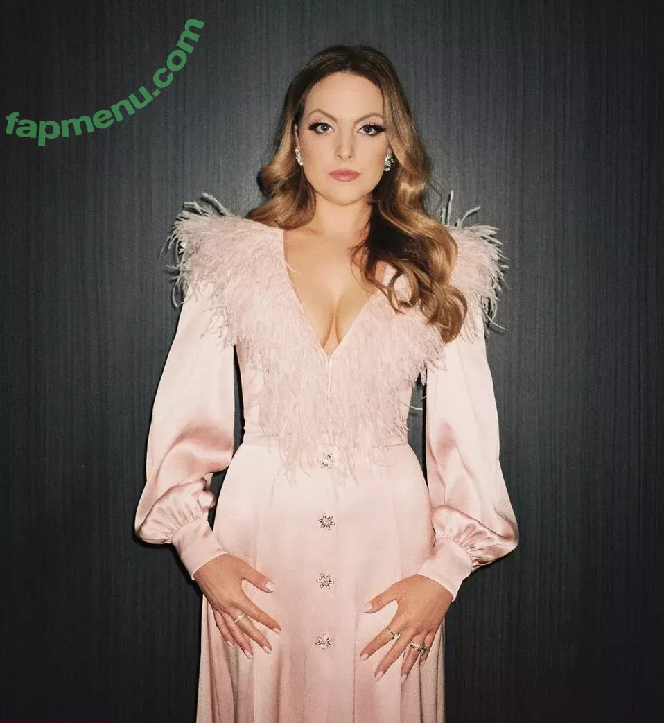 Elizabeth Gillies nude photo #0072 (ElizabethGilliesOfficial / LizGillies / lizgillz)