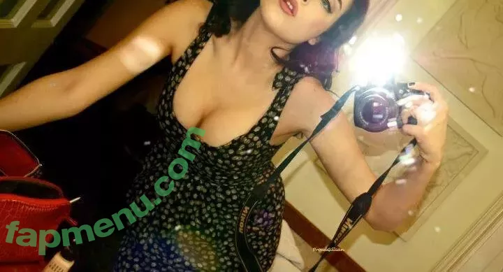 Elizabeth Gillies nude photo #0139 (ElizabethGilliesOfficial / LizGillies / lizgillz)