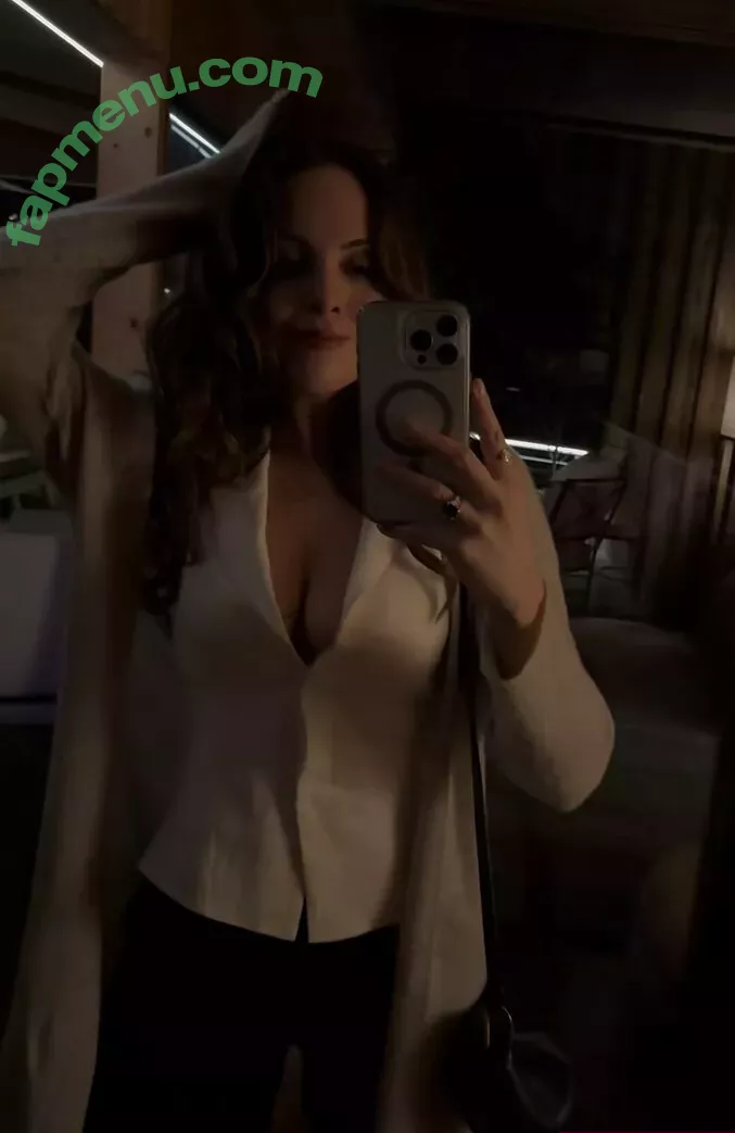 Elizabeth Gillies nude photo #0167 (ElizabethGilliesOfficial / LizGillies / lizgillz)